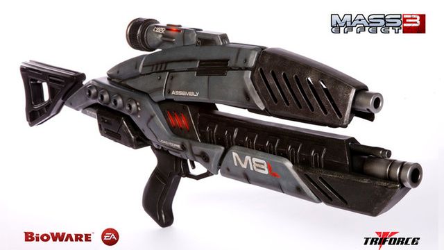 Oficjalna replika broni z Mass Effect 2