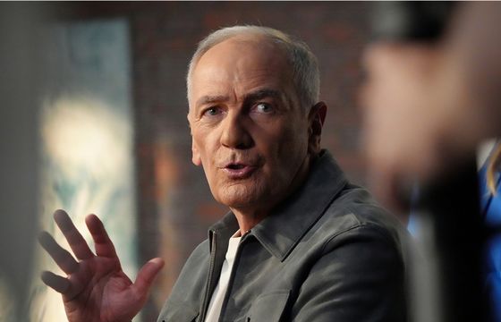 NASK edukuje o dezinformacji przed wyborami. Twarzą Karol Strasburger