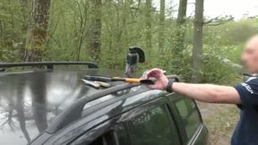 Interwencja policji w środku lasu. 13 osób wylegitymowanych