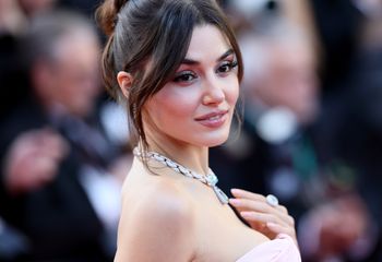 Jest gwiazdą tureckich seriali. W Cannes wyglądała jak bogini