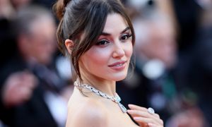 Jest gwiazdą tureckich seriali. W Cannes wyglądała jak bogini