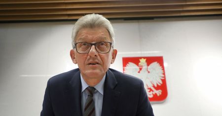 Ostra krytyka TK. Matczak: zachowanie stołków kosztem milionów Polaków