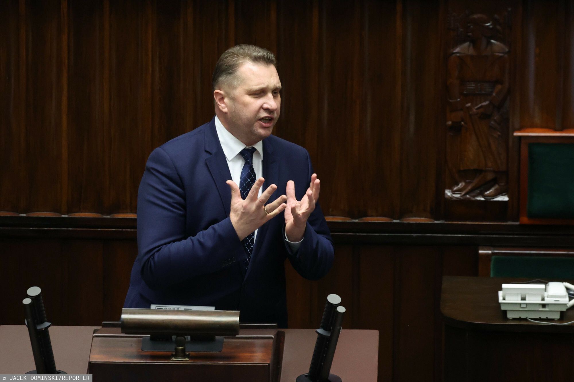 Przemysław Czarnek wyśmiewa wrażliwość Szymona Hołowni