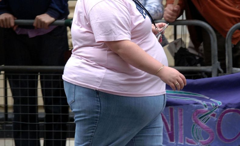 Córki dziedziczą skłonność do otyłości po matkach. Co z synami
