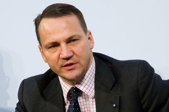 Zmiany w rządzie. Politolog: Pozycja Sikorskiego osłabła