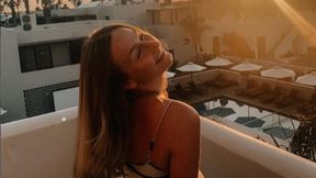 Piękna blondynka ściska kciuki za rywala reprezentacji Polski