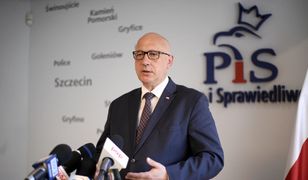 Program "Batory". Joachim Brudziński przeprasza za wpis o "popaprańcach"