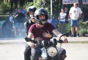 Książ Wielkopolski: Amfiteatr w weselnym klimacie. Wesele w stylu PRL