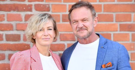 TYLKO U NAS! Córka Cezarego Pazury omal nie zmarła. Wszystko przez brak szczepienia. "Nie budziła się"