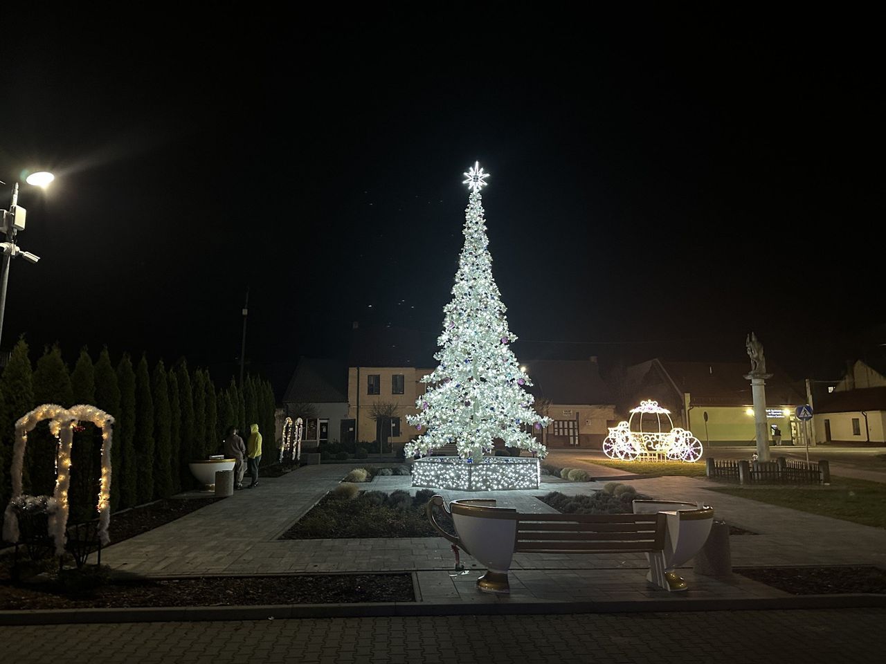 Ćmielów: Zobaczcie, jak jest pięknie tuż przed Bożym Narodzeniem