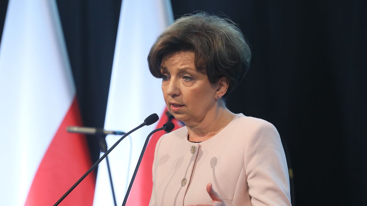 Warszawa, 28.09.2022. Minister rodziny i polityki społecznej Marlena Maląg podczas Senioraliów na Stadionie Narodowym w Warszawie, 28 bm. Senioralia to spotkanie z uczestnikami zajęć w klubach i w domach senior plus. (amb) PAP/Paweł Supernak