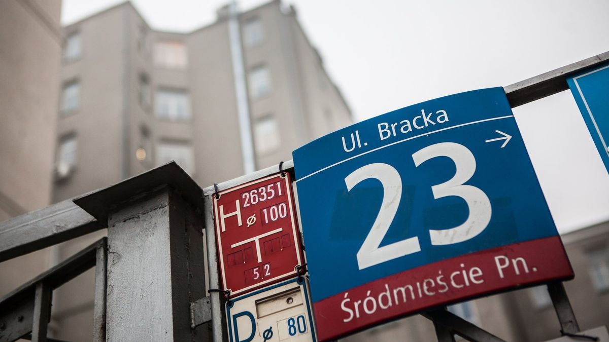 Ulica Bracka w Warszawie. Teren objety dekretem Bieruta.