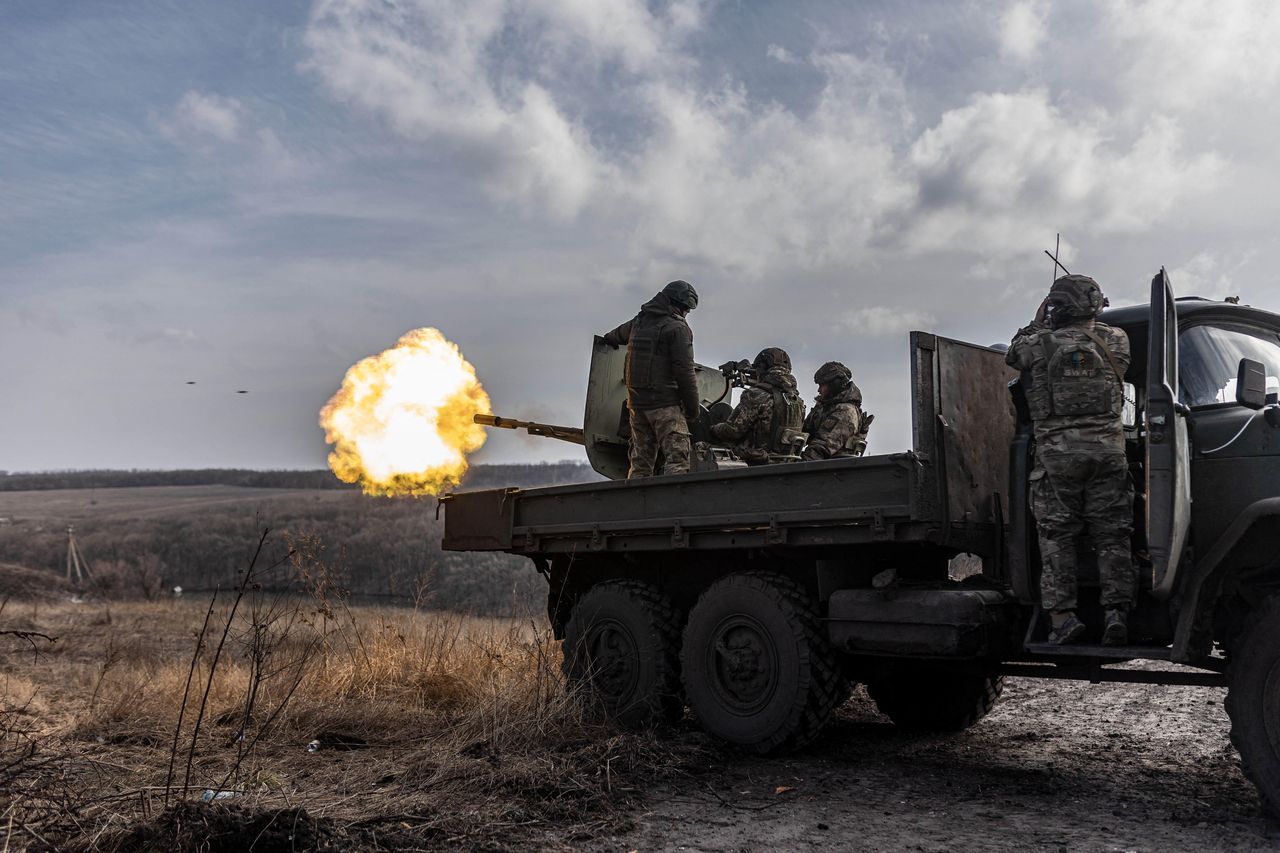 Russian forces edge closer in the Kharkiv region amid Ukraine's defense struggle