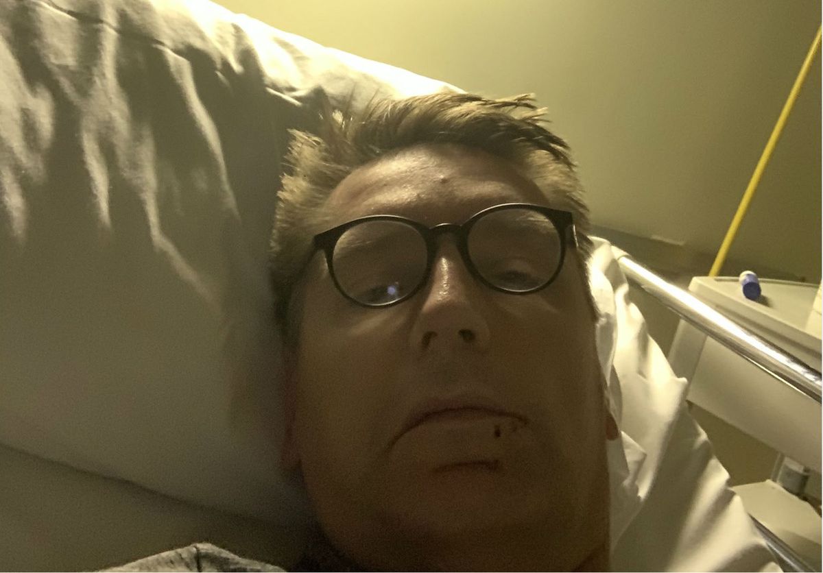 Tomasz Lis opublikował zdjęcie ze szpitalnego łóżka