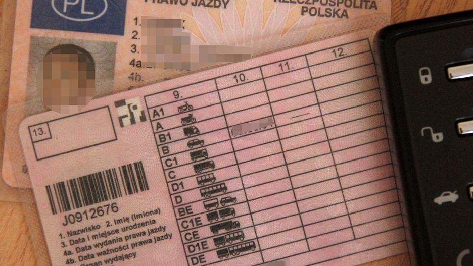 Bezterminowe prawa jazdy do wymiany. Kto musi zaktualizować dokumenty?
