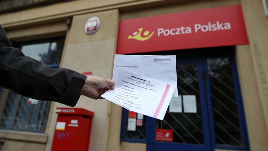 Poczta Polska kupiła worki za ponad 5 mln? Tłumaczy zakup w specjalnym oświadczeniu