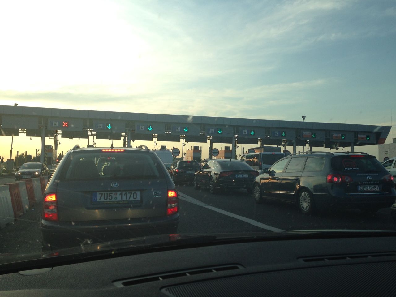 PPO Karwiany ponad godzinę później, trzy skrajne prawe bramki viaTOLL puste