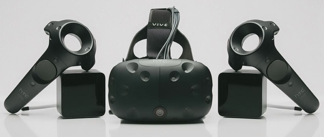 HTC Vive z nowymi kontrolerami i kamerką z przodu