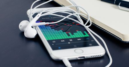 iPhone i iPad: sposób by zawsze mieć miejsce na muzykę i zdjęcia