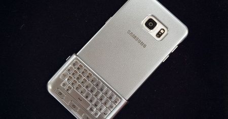 Najnowsze smartfony Samsunga zyskały fizyczną klawiaturę