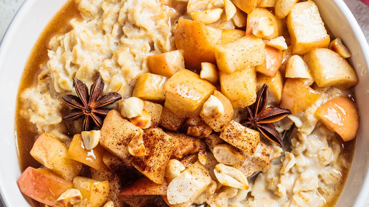 Owsianka z kurkumą to idealny początek dnia