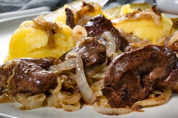 Zalej nim wątróbkę i mocz przez noc. Pozbędziesz się goryczy, będzie bardziej kremowa