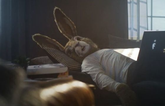 Zmęczony zając i wypoczęty żółw w kampanii IKEA o zaletach snu (wideo)