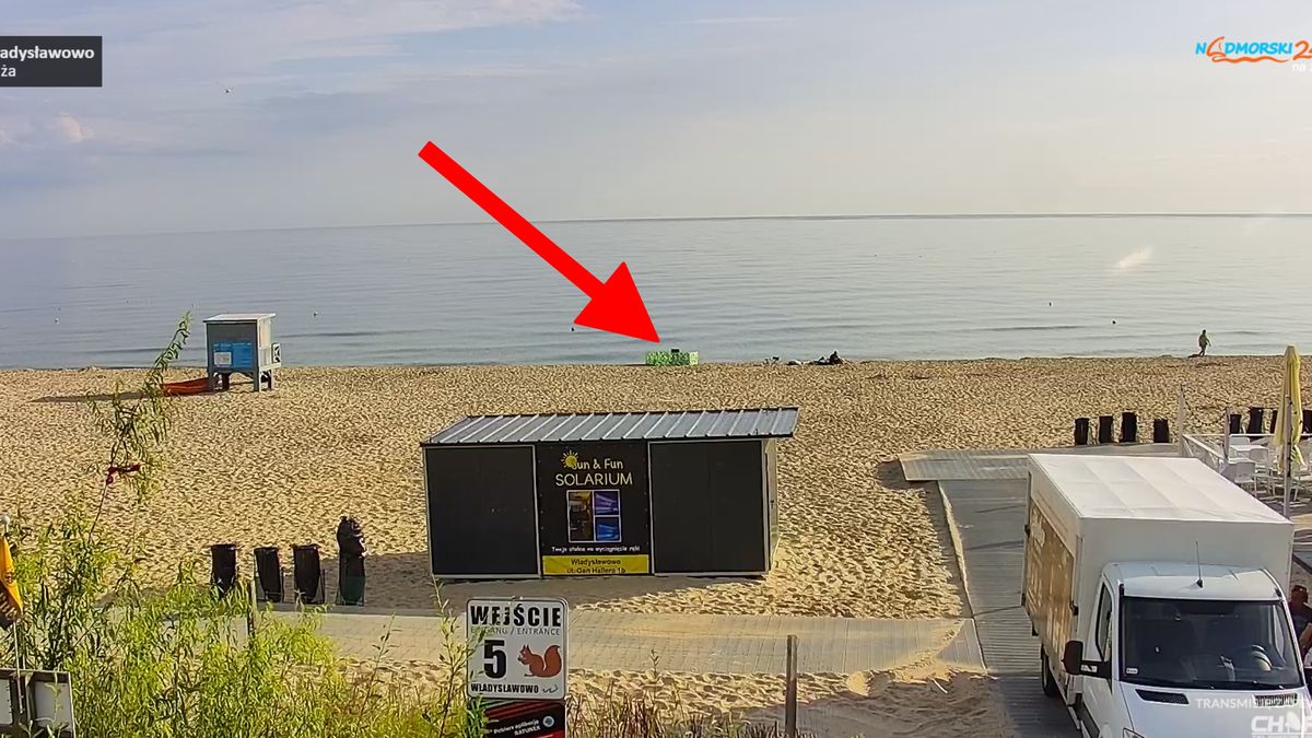 Już o 7:30 byli rozstawieni przy samym morzu