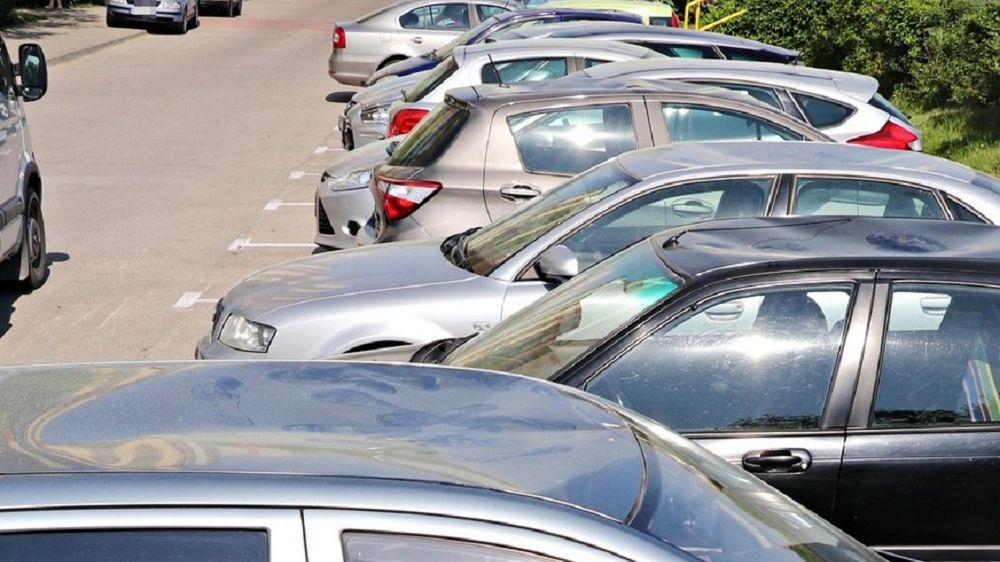 Uszkodzone dachy w pojazdach