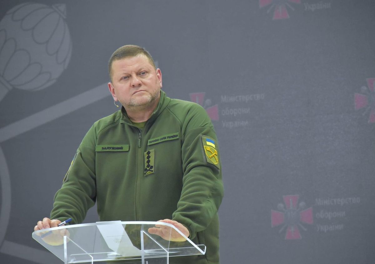 Gen.  Walerij Załużny przyznał, że zmienia priorytety na wojnie. Będzie się starał ocalić żołnierzy, nawet za cenę utraty terytorium