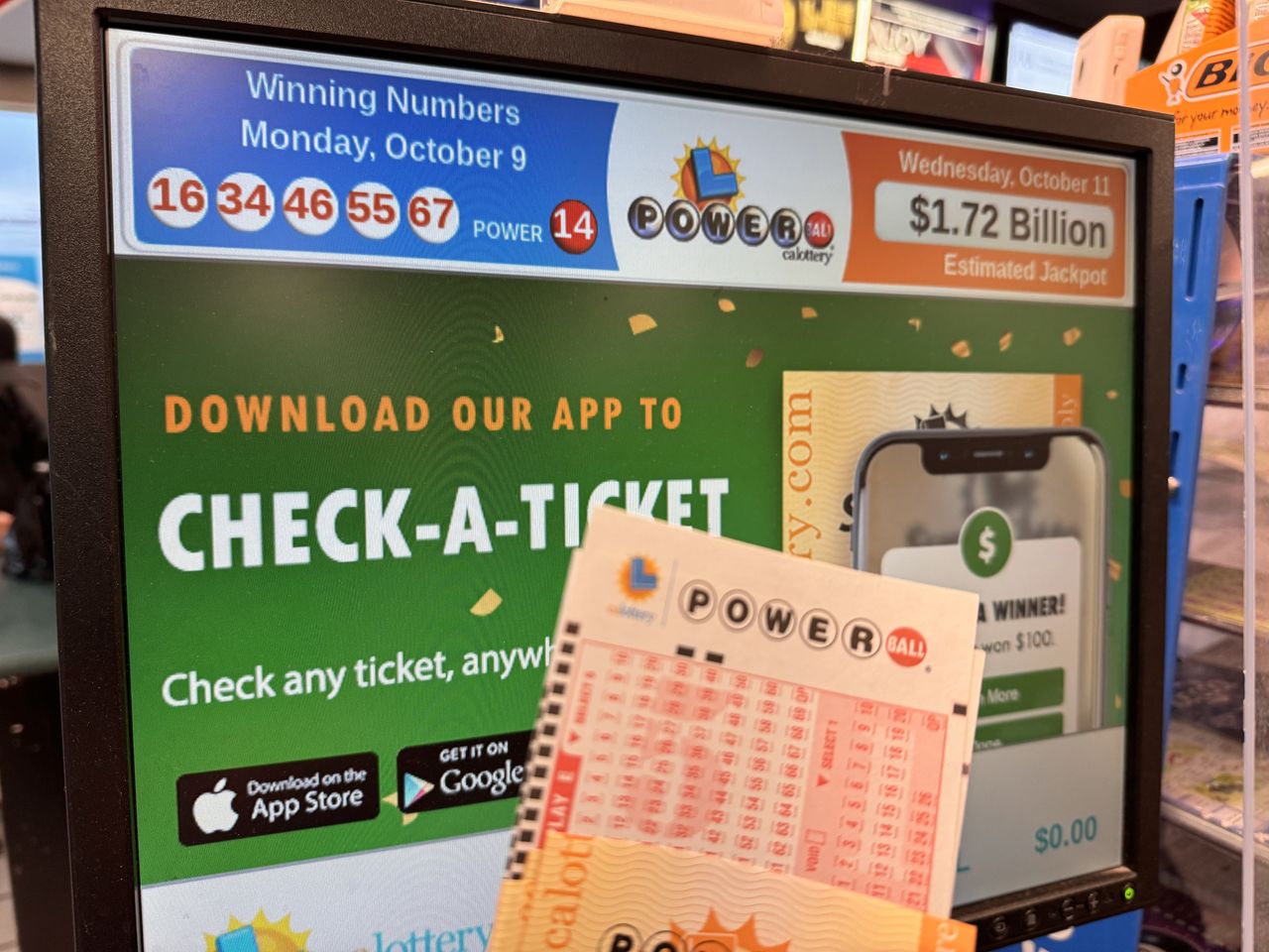 Record jackpot in Powerball. Lucky ticket made the player a multimillionaire