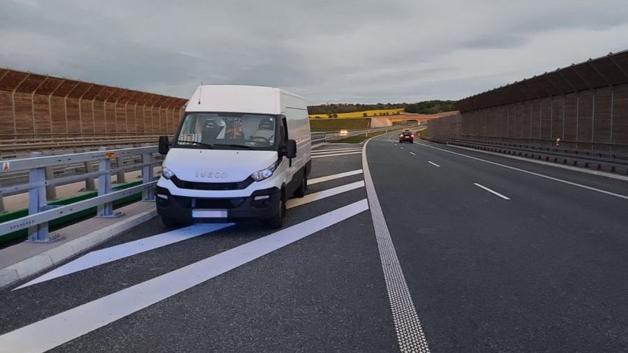 Kierowca niechętnie oddał się w ręce policji.