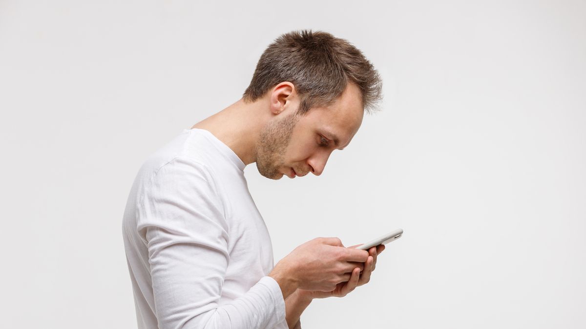 Kifoza piersiowa to nienaturalne wygięcie kręgosłupa.