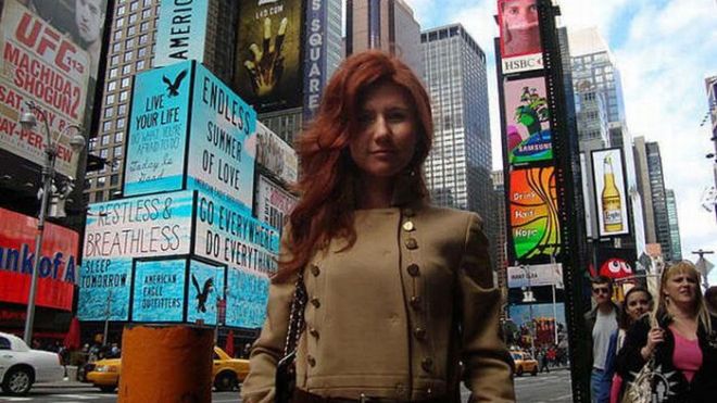 Seksowna rosyjska eksszpieg zostaje dziennikarką 1