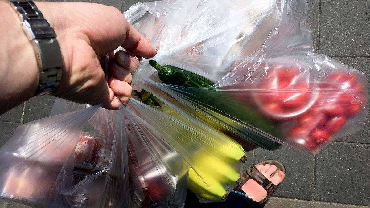 Reporter baza 2020-06-d04.06.2019 Lodz. Lidl. Zakupy w Lidlu. Torebki foliowe.  Fot. Piotr Kamionka/REPORTERPiotr Kamionka/REPORTER