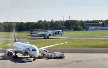 LOT odkrył karty. Tyle zarobił