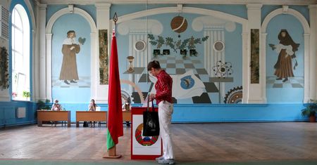 Wybory na Białorusi. Mobilizacja wojska, problemy z internetem, aresztowania opozycjonistów