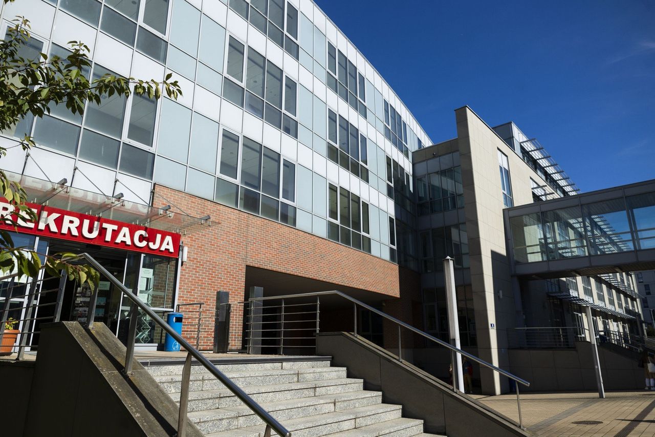 Kraków: Młodzi aktorzy z "Frycza" grają pierwszy spektakl dyplomowy tej uczelni