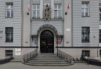 Przemyt i handel narkotykami w więzieniu. Osiem osób przed sądem