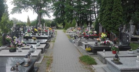 Spór o niektóre opłaty na cmentarzach. Prokuratura wystąpiła o zmianę przepisów