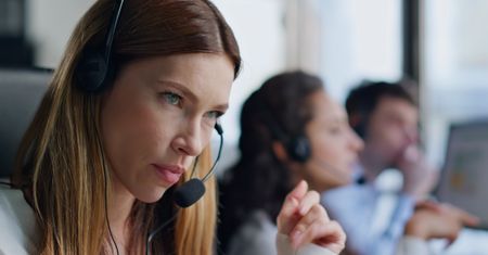 Co zrobić, żeby telemarketer przestał wydzwaniać? Powiedz jedno zdanie, a sam się rozłączy