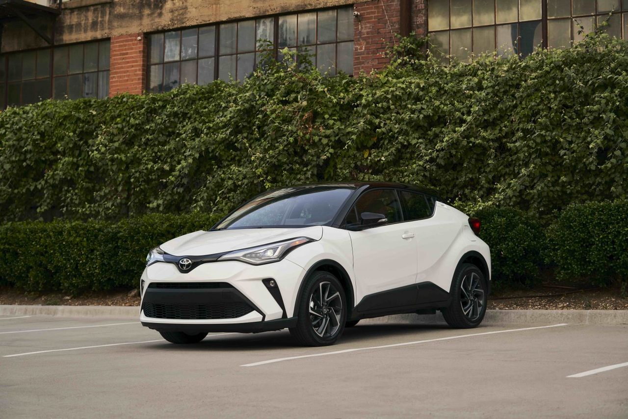 SUV Toyoty? Sprawdź RAV4, C-HR i inne modele