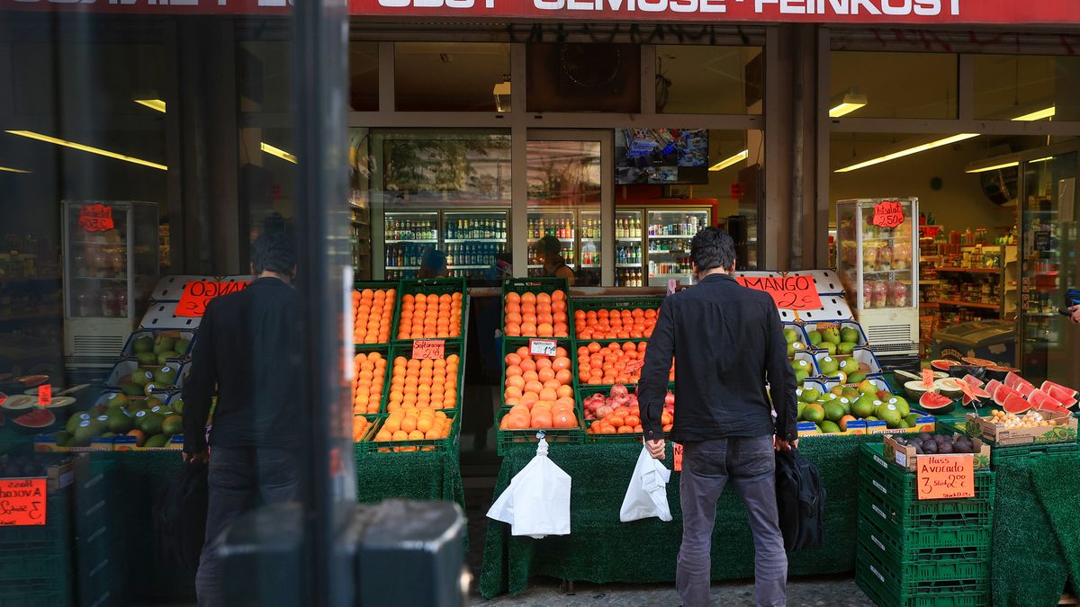 Fresh fruit and vegetables for sale at a grocery store in Berlin, Germany, on Friday, Sept. 8, 2023. ECB officials meeting Sept. 14 must assess if a recent slowdown of the economy is sufficient to warrant a first pause in the relentless tightening cycle that began more than a year ago. Photographer: Krisztian Bocsi/Bloomberg via Getty Images