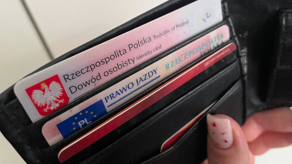 Dokumenty schowane w portfelu