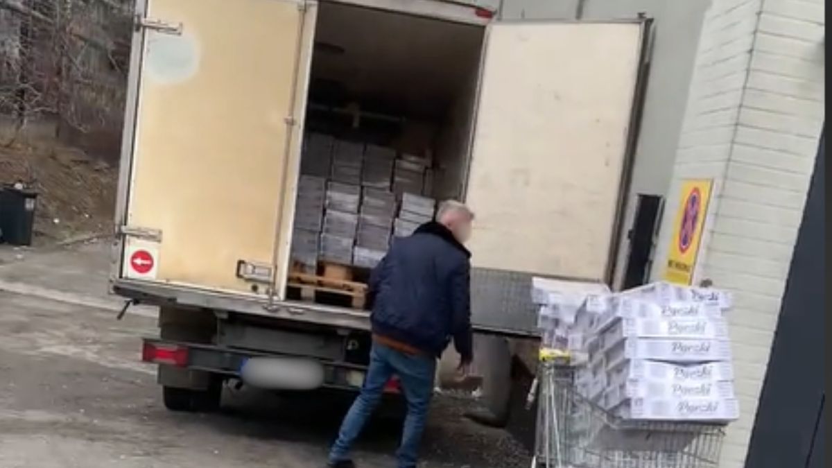 Kupił mnóstwo pączków z Biedronki.