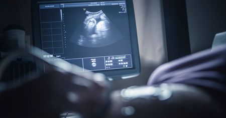 Lekarz spłodził 7 dzieci w klinice leczenia niepłodności, ponieważ nasienia dawców nie działały