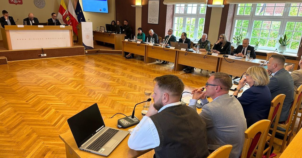 Nagrody Grudziądzkiego Flisaka. Sesji uroczystej, na której dotąd były wręczane już nie będzie. Tak zdecydowała większość radnych