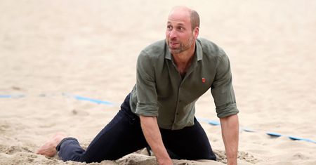 Książę William zdjął buty i wszedł na plażę. "Nie zapomnę tego widoku"