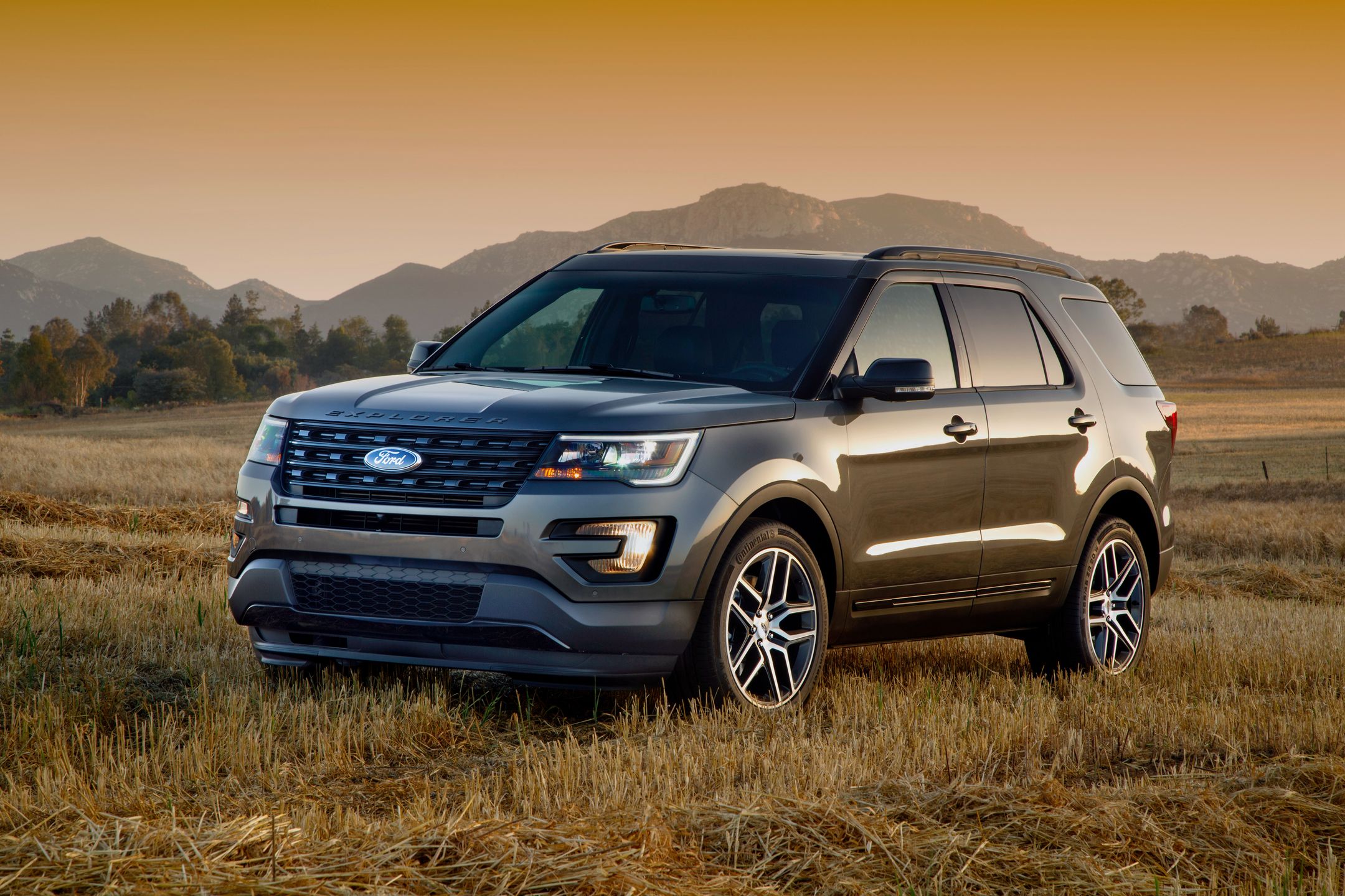 Ford Explorer 2