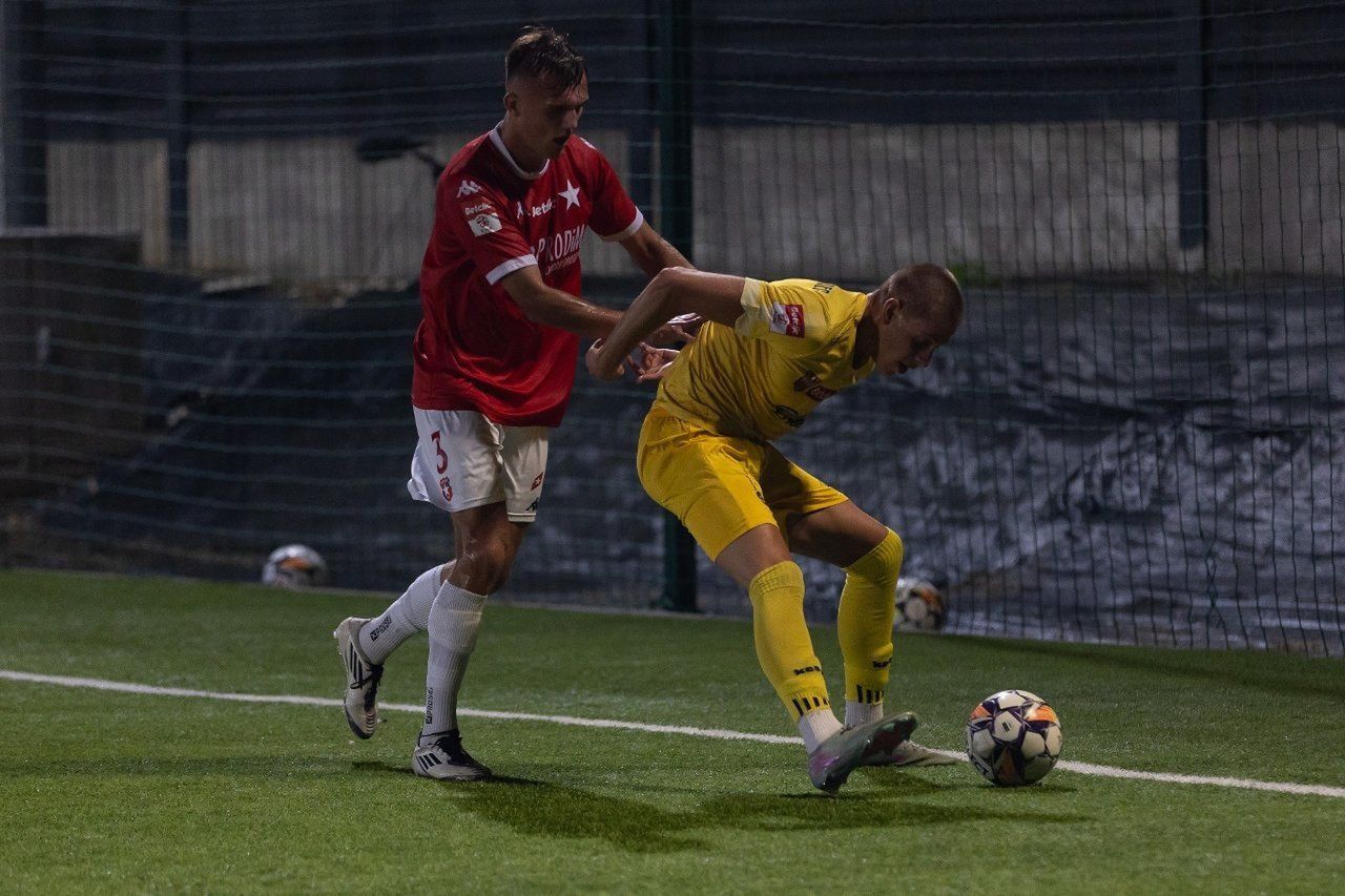 Wisła II Kraków - Czarni Połaniec 2:4 w Betclic 3. Lidze. Rekordowy gol Mateusza Chmielowca w 23 sekundzie. Gospodarzom nie pomógł Rodado